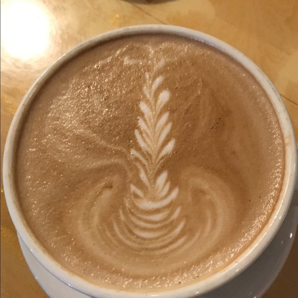 Meet your Posher, Julisa - Picture 1 of 1